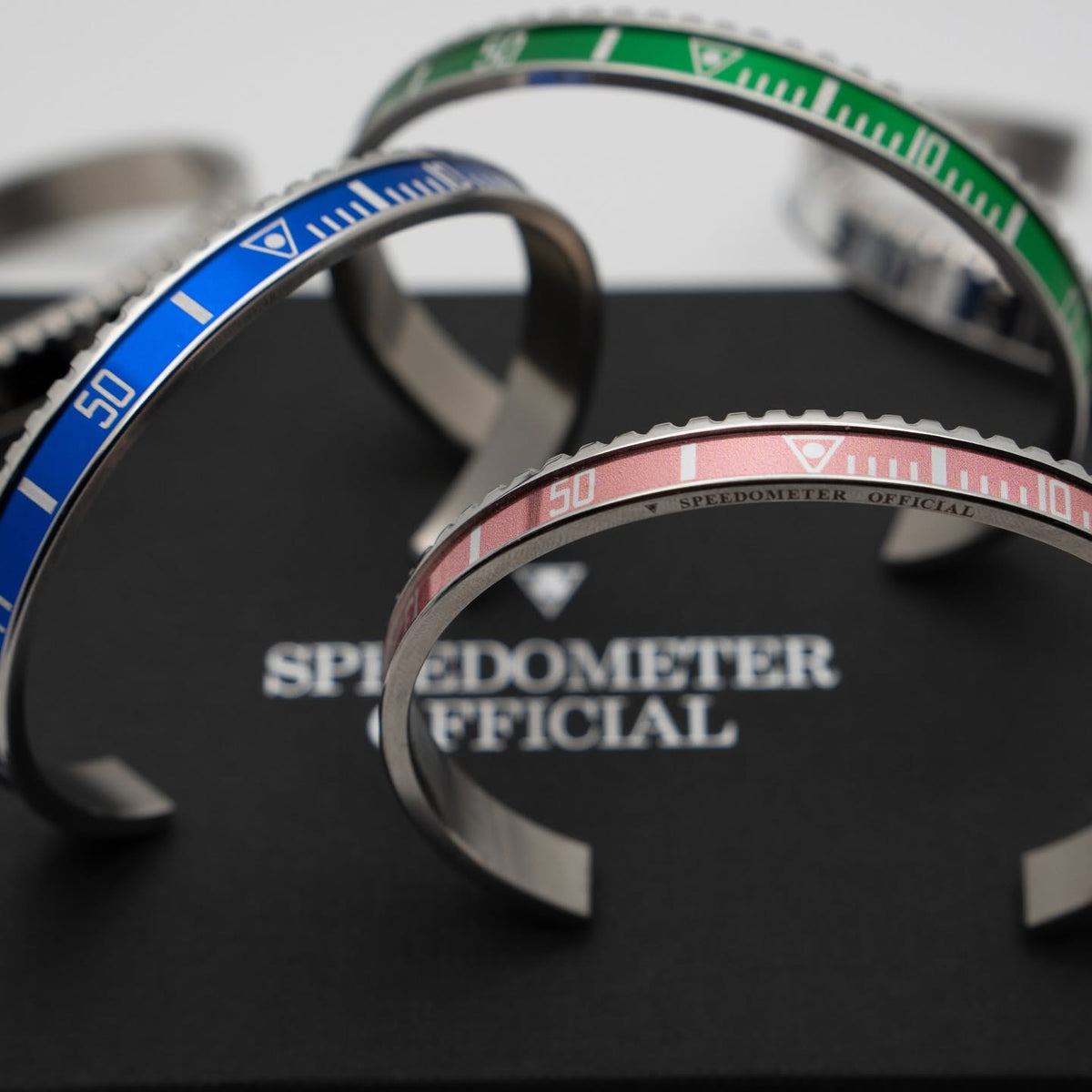 Speedometer Official: il design delle ghiere, stile Made in Italy