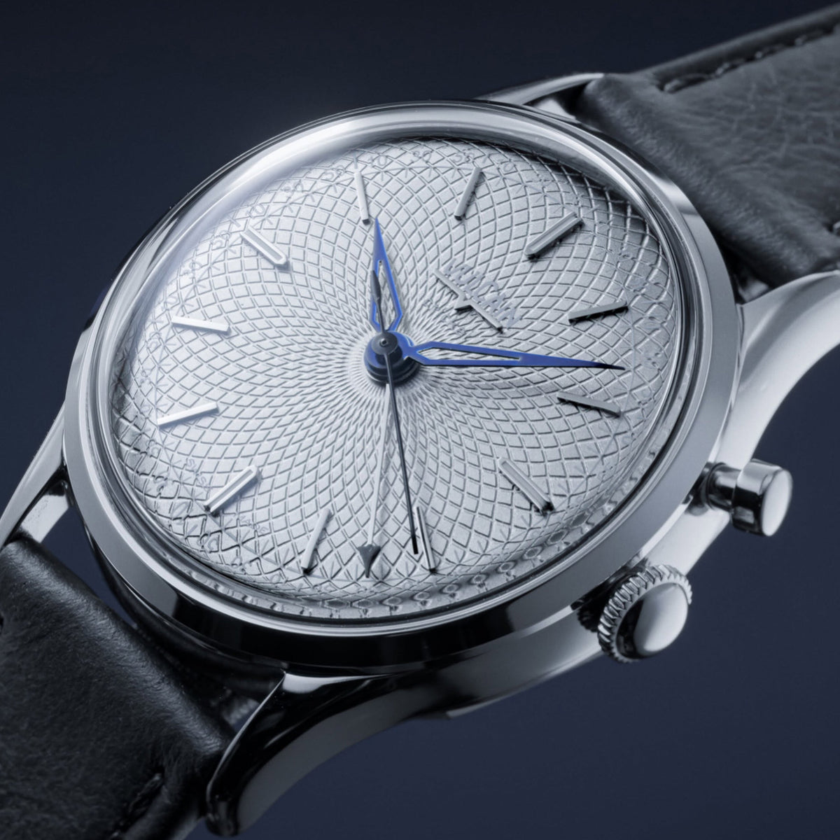 Vulcain Cricket Titanium Guilloché: la leggendaria sveglia