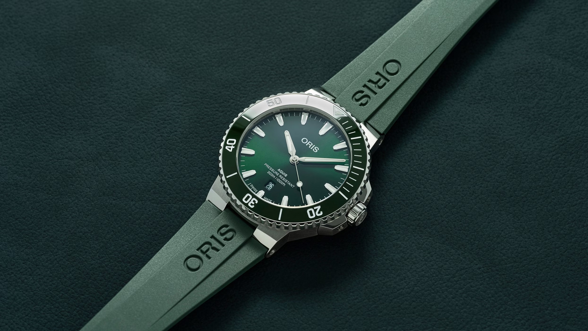 Oris Aquis Date 43.5mm Green 01 733 7789 4157-07 4 23 37FC 