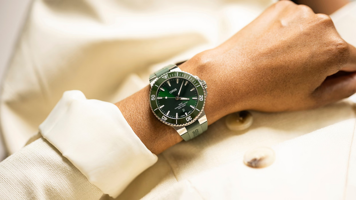 Oris Aquis Date 43.5mm Green 01 733 7789 4157-07 4 23 37FC 