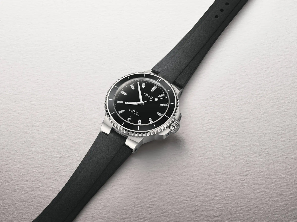 Oris Aquis Date 36.50mm Diamonds 01 733 7792 4194-07 4 19 64FC 