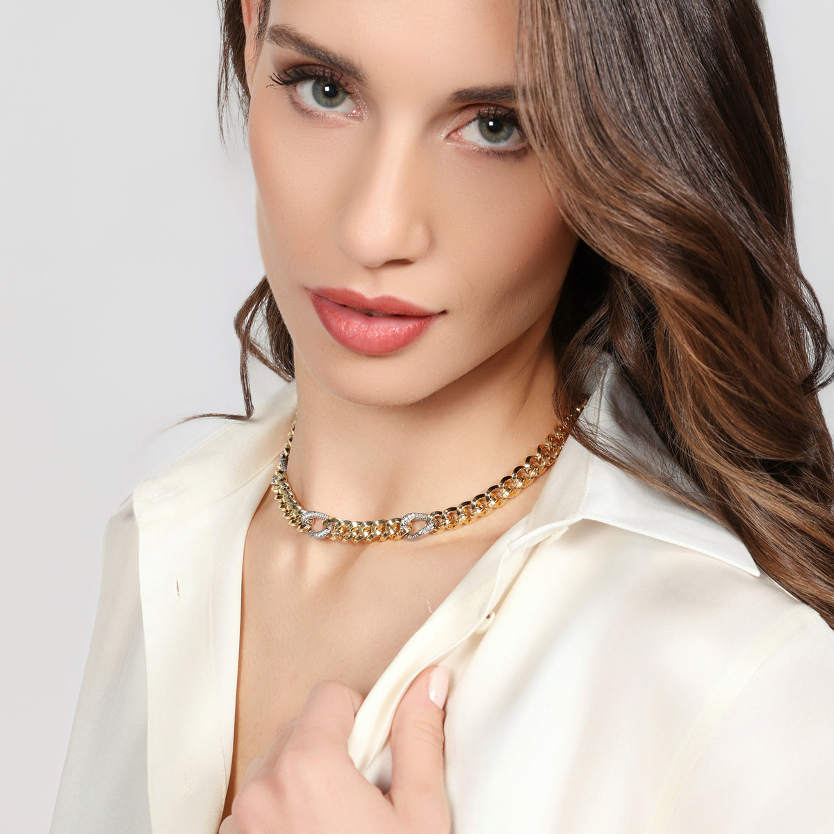 Unoaerre 2806 two-tone curb and zircon necklace 
