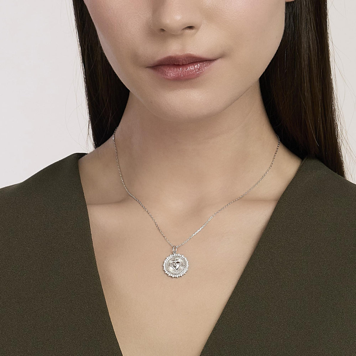Gargantilla con colgante de plata Sagrado Corazón Mabina Joyas 553896