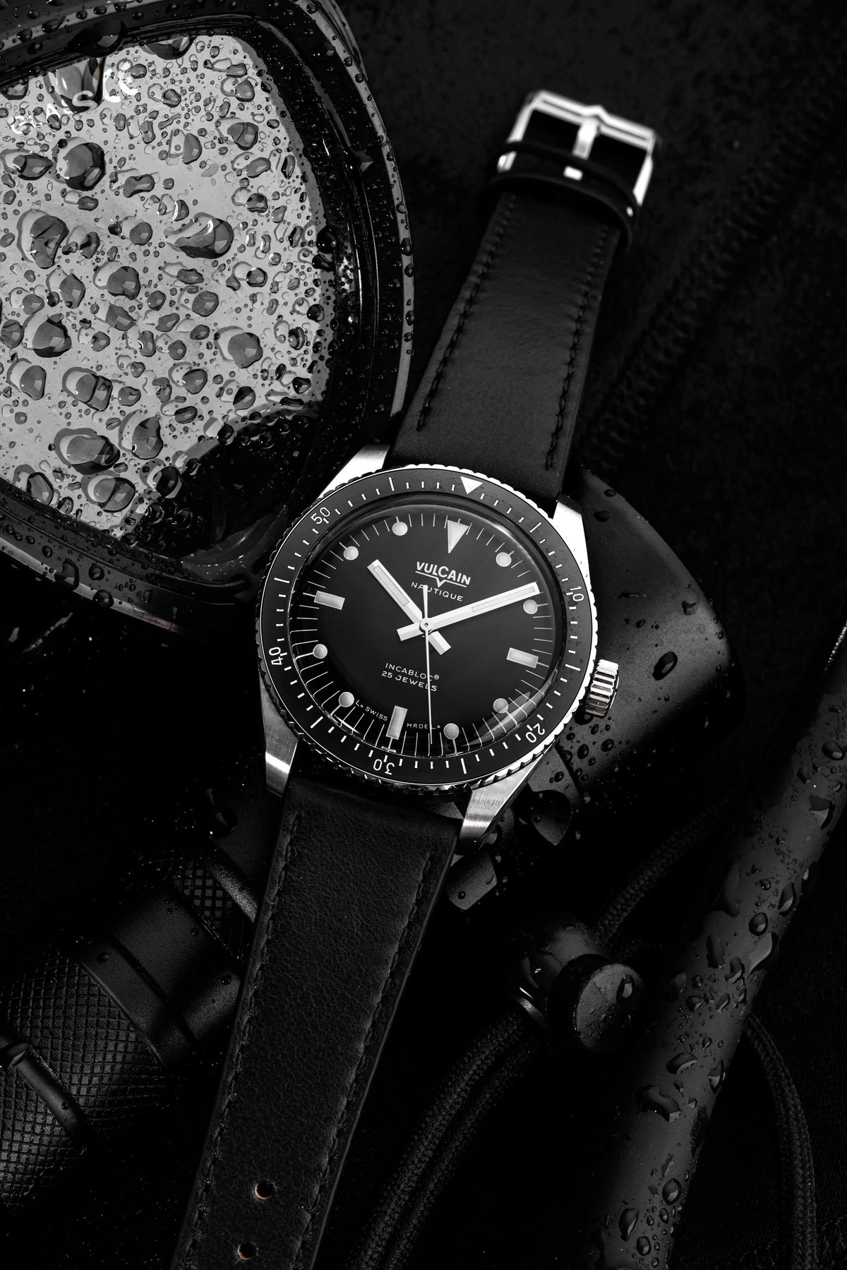 Vulcain Nautique Skindiver Black Automatic 38mm 660170B07.BAC201