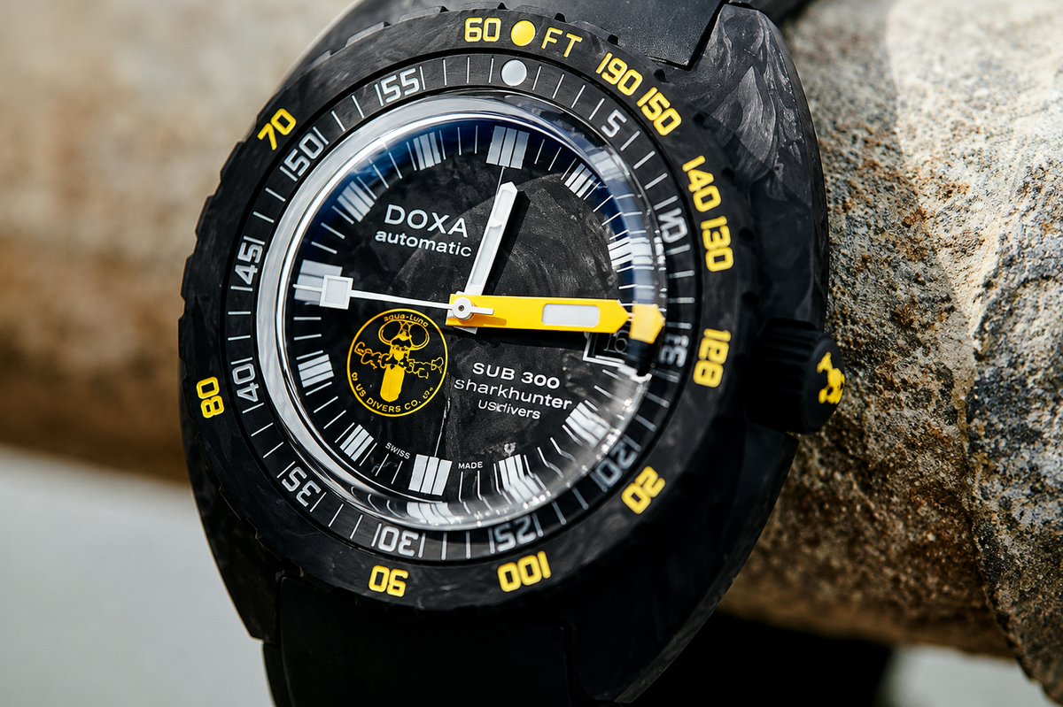 Doxa Sub 300 Carbon Aqua Lung US Dvers 822.70.101AQL.20