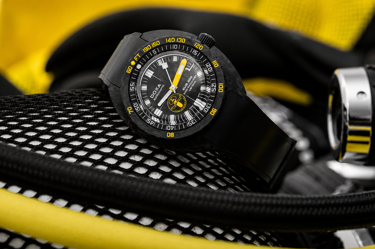 Doxa Sub 300 Carbon Aqua Lung US Dvers 822.70.101AQL.20