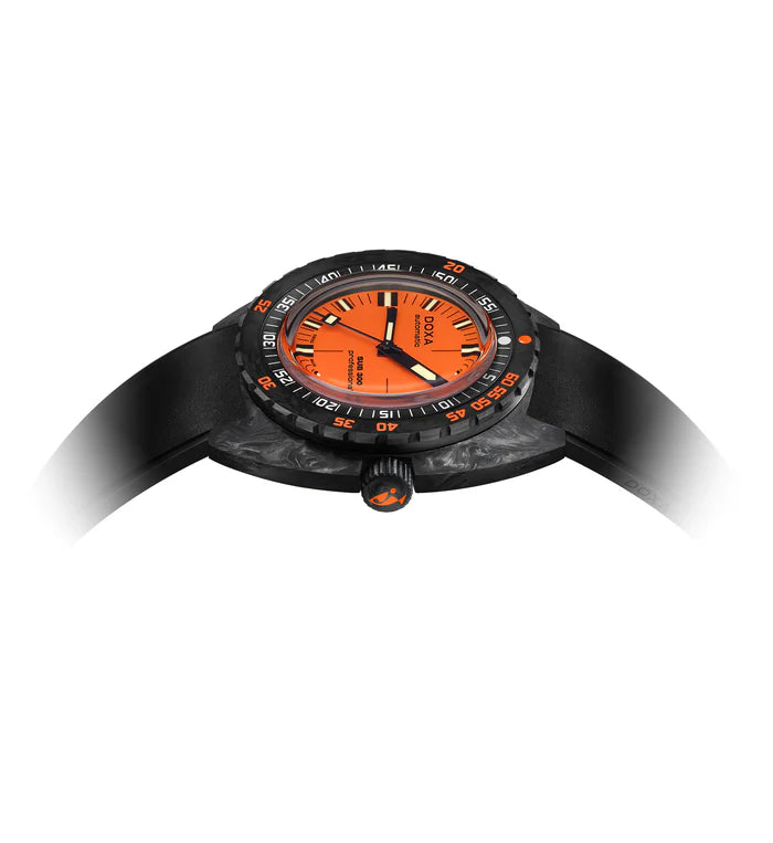 Doxa Sub 300 Carbon Professional 822.70.351.20