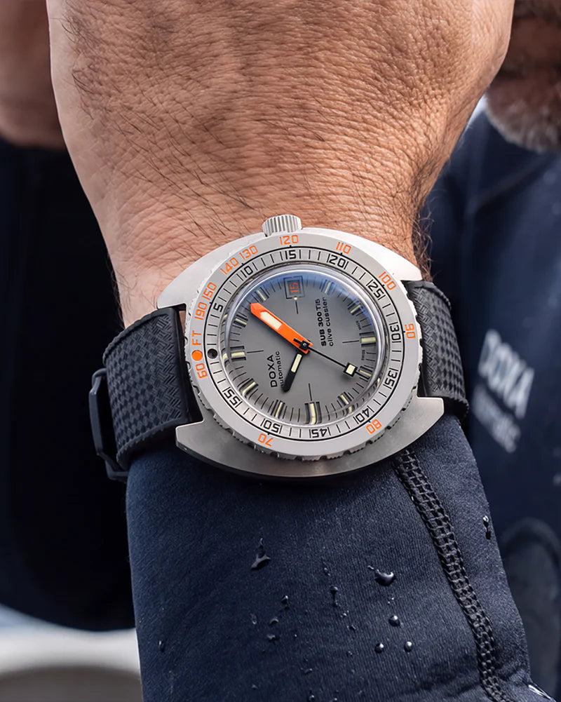 Doxa SUB 300 Ti5 Clive Cussler Limited Edition 823.50.121.20-SE14