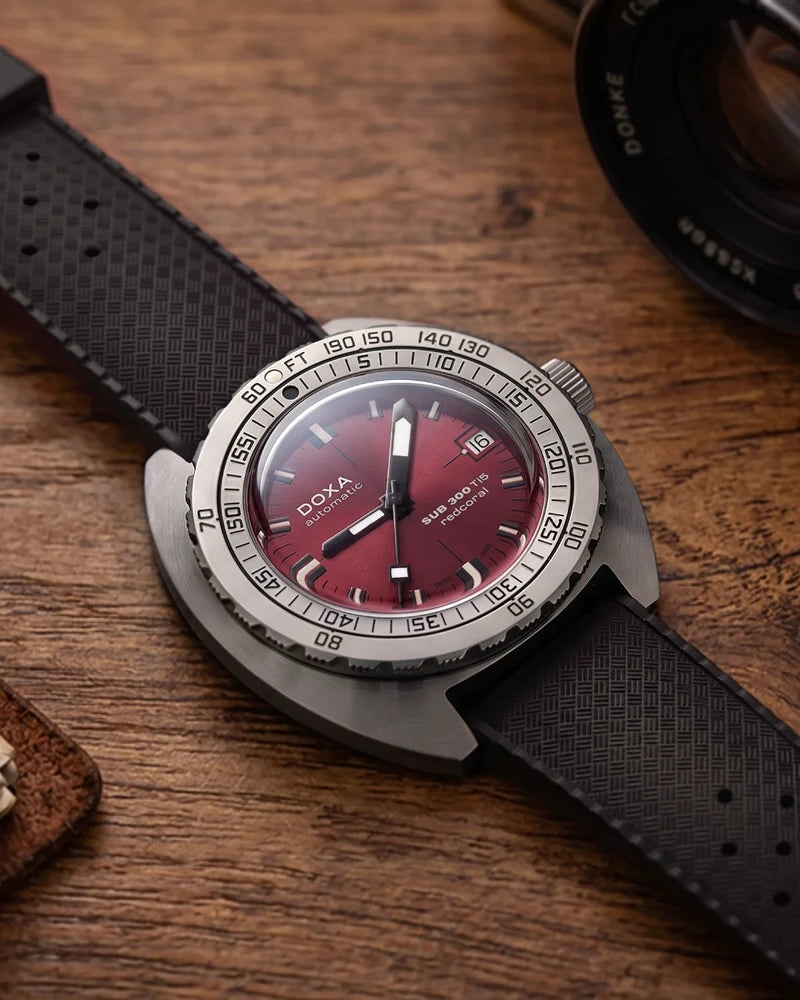 Doxa Sub 300 Ti5 Redcoral 823.50.161.20