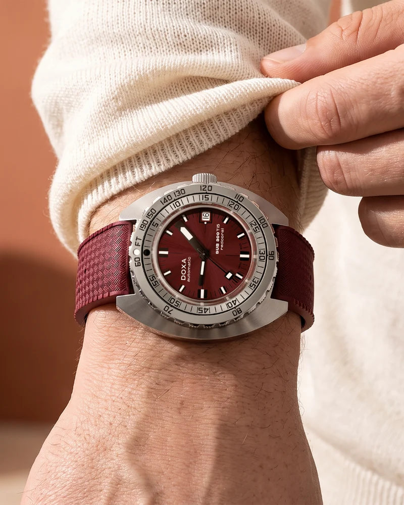 Doxa Sub 300 Ti5 Redcoral 823.50.161.22