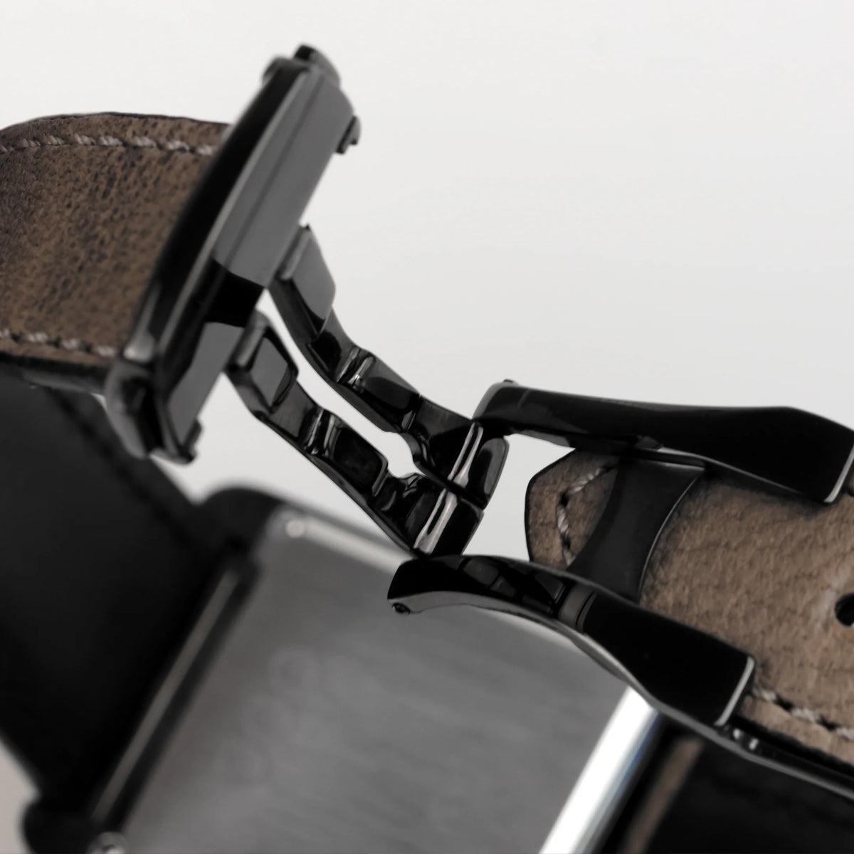 OOO Out Of Order Forma Venti Jumphour Ultra Distressed F20BLK.OOO