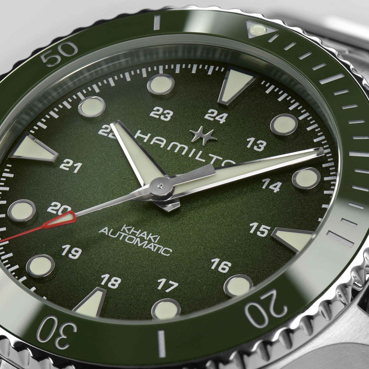 Hamilton Khaki Navy Scuba Auto 43mm Vert H82525160